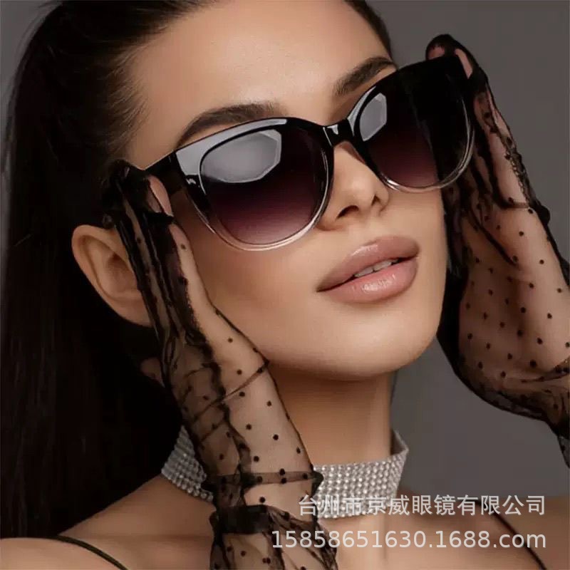 Óculos de Sol Simples Jingwei  - Street Fashion Photoshoot avaliação e preço