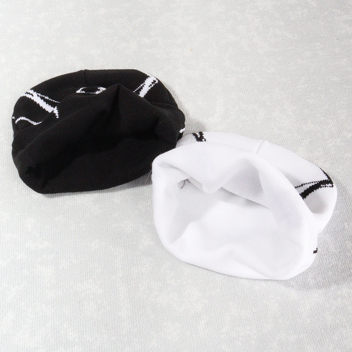 Novo Boné Gorro de Tricô com D - Street Fashion Goth avaliação e preço